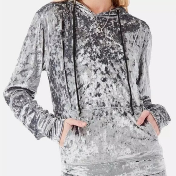 NWT Crushed Velvet Hoodie Burgundy Soft Luxe Velour by Emma & Sam Women S - Picture 2 of 6